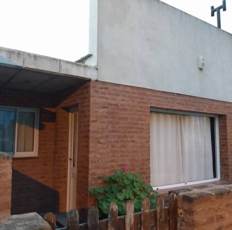 CASA EN CLAROMECO