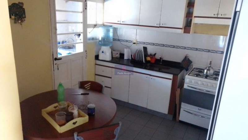 VENTA CASA Y TRES DEPARTAMENTOS EN BARRIO UOCRA