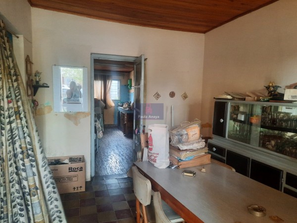 VENTA CASA A RECICLAR EN BARRIO LUJAN